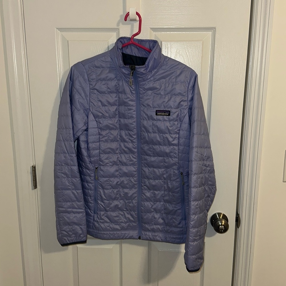 Patagonia Women's Lilac Puffer Jacket/Slightly used but in EXCELLENT condition!